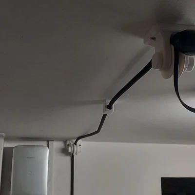 Dẫn hướng cáp trên trần cho cáp Wallbox