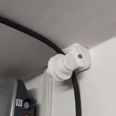 Dẫn hướng cáp trên trần cho cáp Wallbox