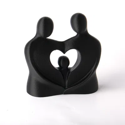 Tượng Điêu Khắc Ôm Ấp Gia Đình (Family Embrace Sculpture)