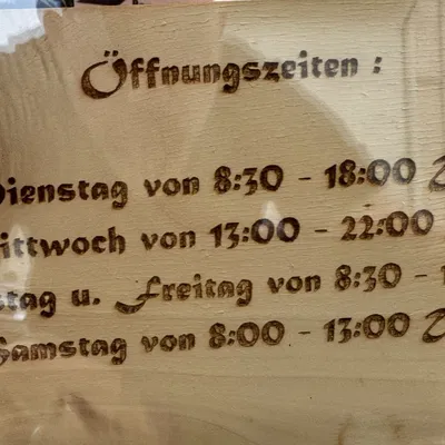 offnungszeiten – Giờ mở cửa