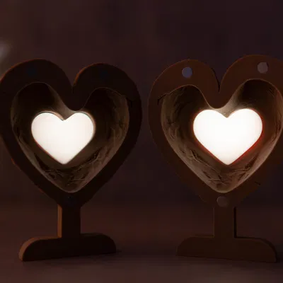 Hộp Quà Trái Tim Phát Sáng (The Glowing Heart Gift Box)