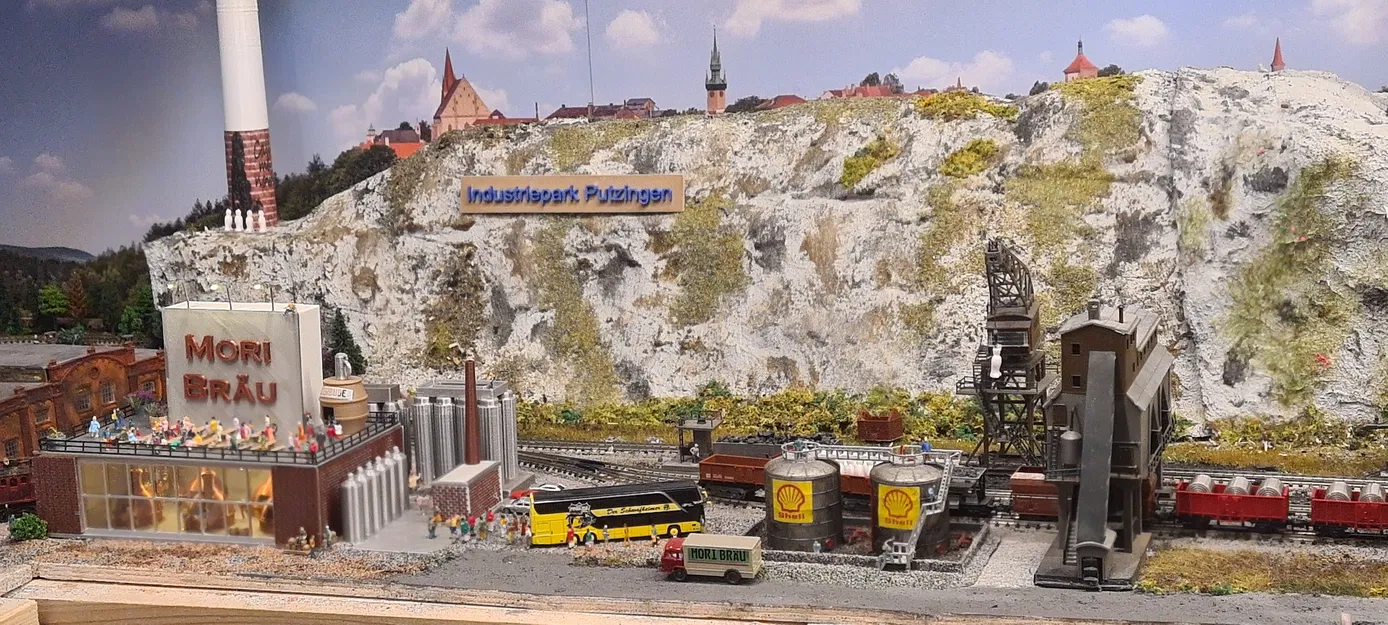 Nhà máy bia với 5 nồi nấu (Brewery with 5 brewing kettles) - Image 3