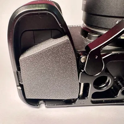 Giá gắn Airtag cho Smallrig Baseplate Sony A6700