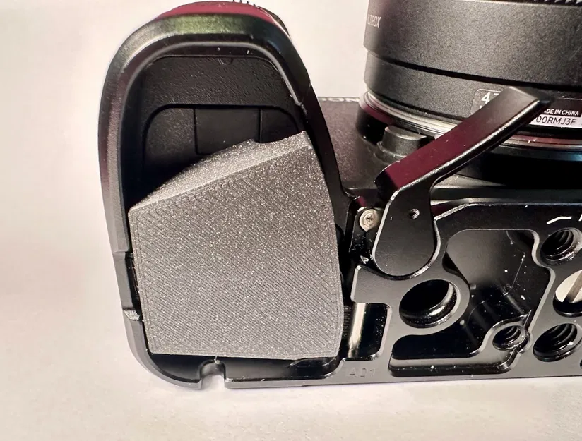 Giá gắn Airtag cho Smallrig Baseplate Sony A6700 - Image 4