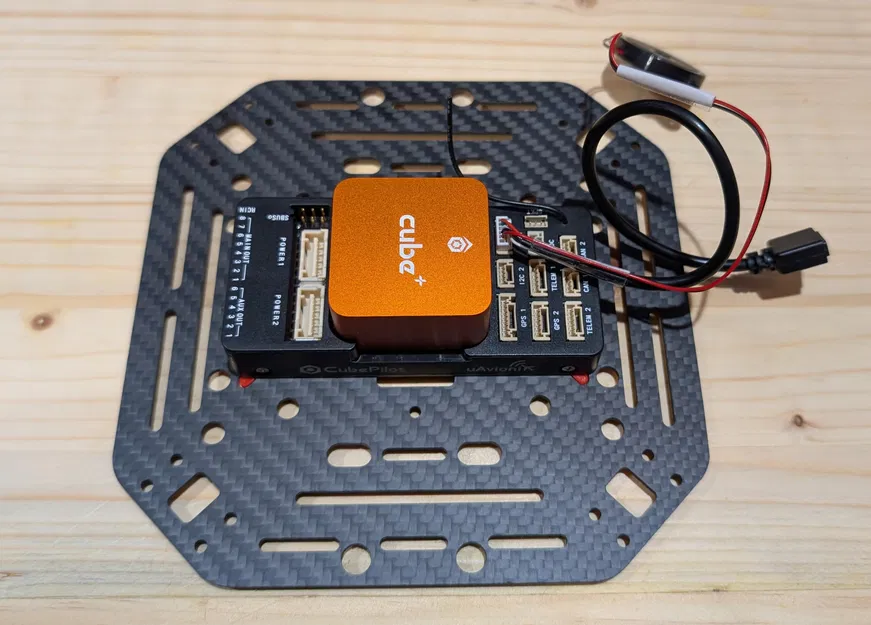 Ngàm gắn Cube+ trên frame 500-X4 - Image 1