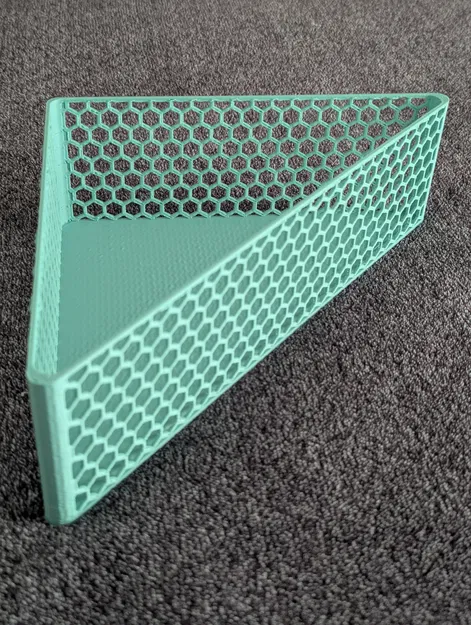 Giỏ Góc Tổ Ong (Honeycomb Corner Basket) - Image 1