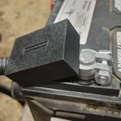 Nắp che đầu cáp bình ắc quy đơn giản