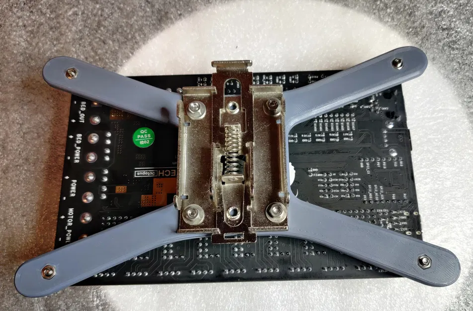 Giá đỡ BTT Octopus cho kẹp DIN rail kim loại - Image 1