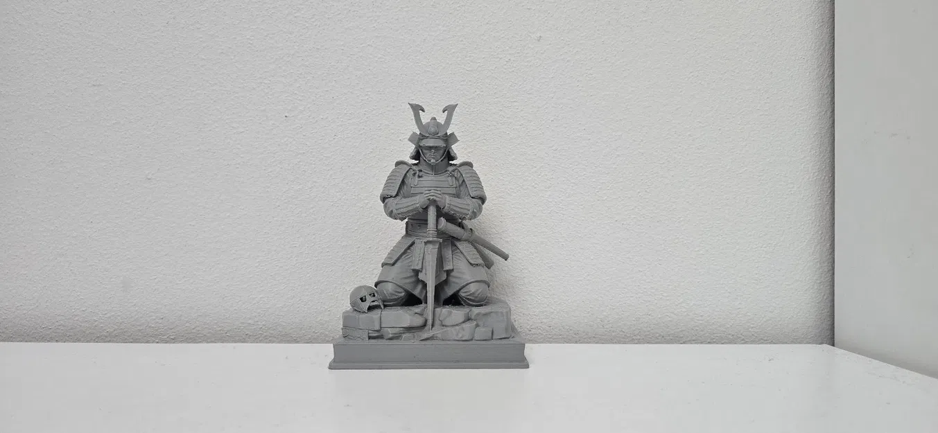 Tượng Ronin Samurai Quỳ - Image 1