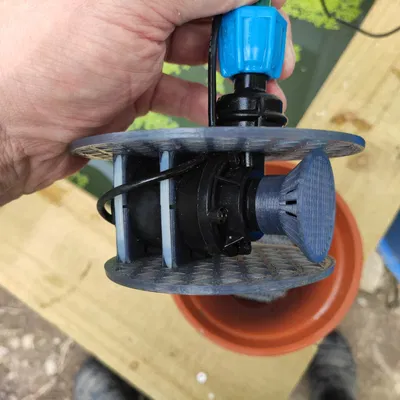 Ngàm gắn bơm cho chậu cây terracotta (Plant pot pump mount)