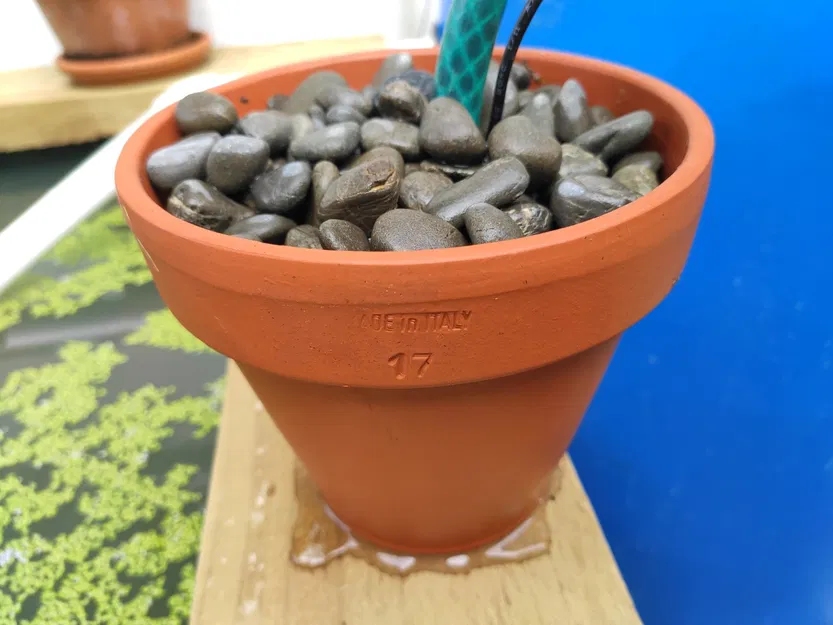 Ngàm gắn bơm cho chậu cây terracotta (Plant pot pump mount) - Image 9