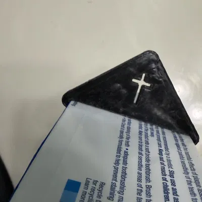 Dụng cụ bóp tuýp kem đánh răng dạng chữ thập (Cross Toothpaste Squeezer)