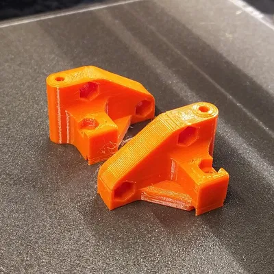 NIX62084 - Ngàm gắn tay trước RC10 (front arm mount)