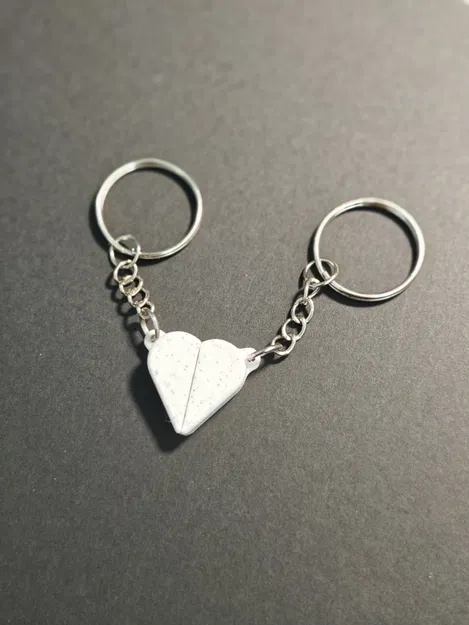 Móc khóa trái tim nam châm (Magnetic heart keychain) - Image 2