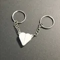 Móc khóa trái tim nam châm (Magnetic heart keychain) - Thumbnail 2