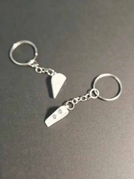 Móc khóa trái tim nam châm (Magnetic heart keychain) - Image 3