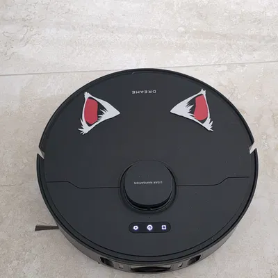 Tai mèo màu cho robot hút bụi