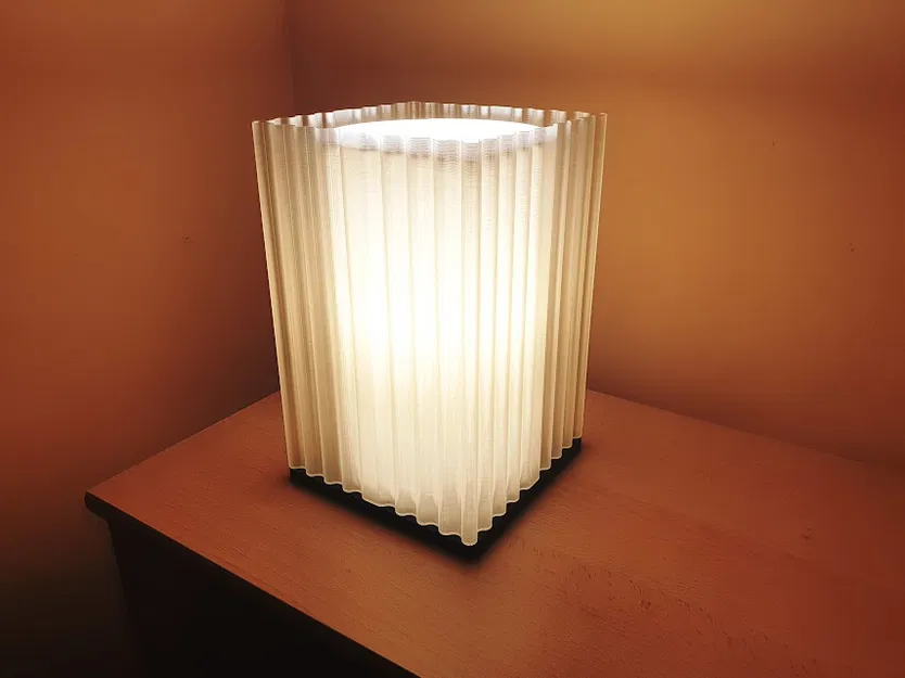 Đèn bàn Art Deco (Art Deco lamp) in 3D - Image 1