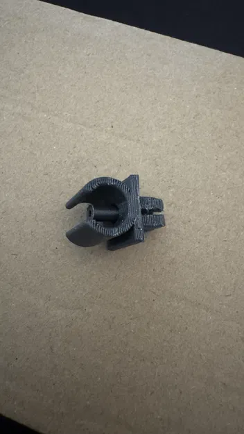 Kẹp cố định cần chống capo Audi (typ89 80/90) / bonnet clamp - Image 1