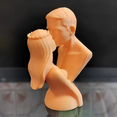 Nụ Hôn Vĩnh Cửu - Tượng Điêu Khắc Tối Giản