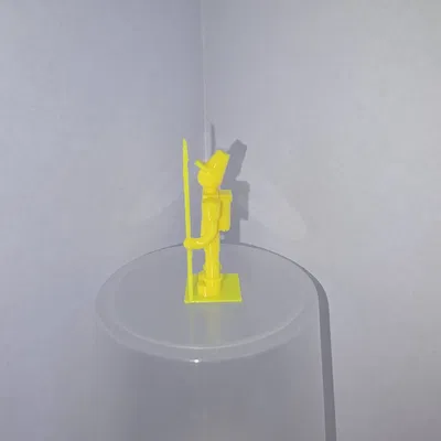 Lính gác mini cầm giáo thẳng