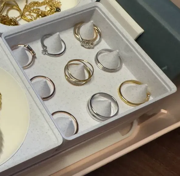 Gridfinity ring holder (khay đựng nhẫn) - Image 1