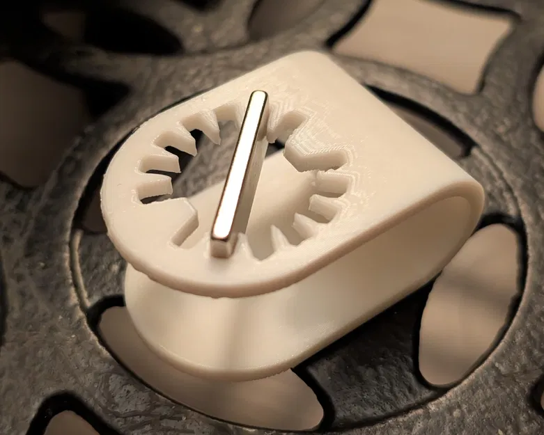 Giá đỡ nam châm cho sơn móng tay (Nail Polish Magnet Holder) - Image 2