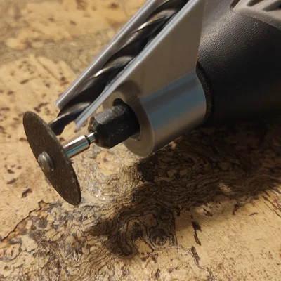 Dremel - dụng cụ mài sắc mũi khoan