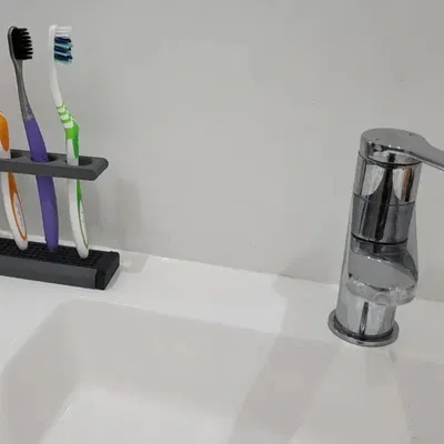 Kệ giữ bàn chải và kem đánh răng