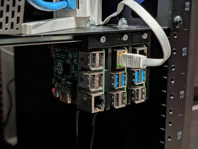 Kẹp DIN Rail cho Raspberry Pi 4 - Image 1