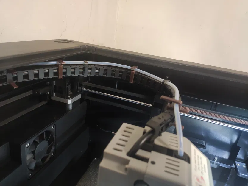 Giá đỡ ống tube Qidi Q1 Pro gắn trên chain - Image 2