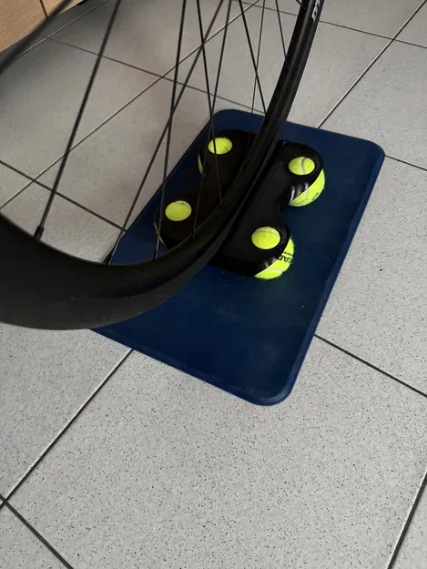 Front wheel raiser 4x Ball - Gối kê bánh trước dùng 4 bóng tennis - Image 1