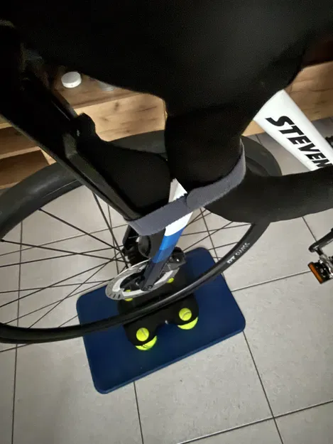 Front wheel raiser 4x Ball - Gối kê bánh trước dùng 4 bóng tennis - Image 3