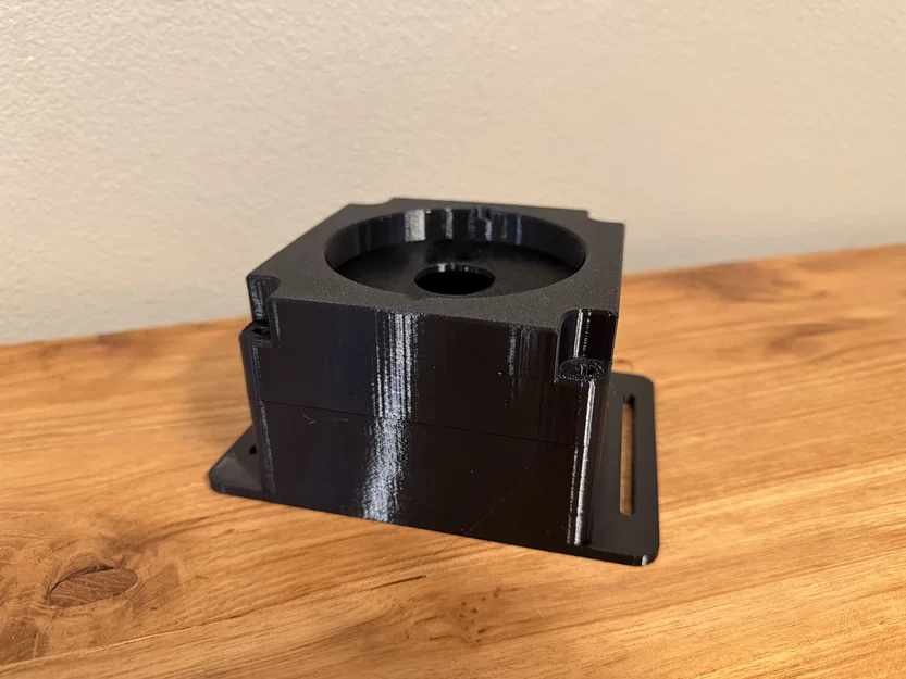 Hộp Nút Đỏ Lớn có Nan Gắn (Big Red Button Box with Slats) - Image 1