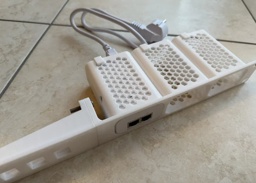 Giá rack 19 inch modular cho Unifi PoE+ 2.5G (UACC-PoE+-2.5G) - Image 6