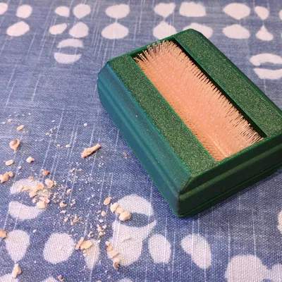 Crumb Sweeper – Dụng cụ quét vụn trên bàn (in 3D)