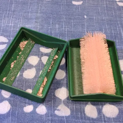 Crumb Sweeper – Dụng cụ quét vụn trên bàn (in 3D)