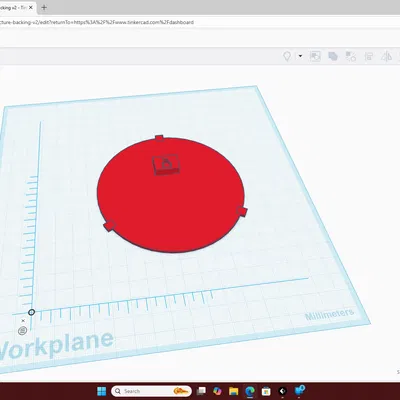 Tấm lưng khung hình khóa xoay (twist-to-lock) có rãnh treo