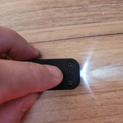 Đèn pin nhỏ (Small flashlight)