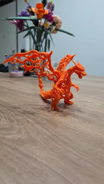 Charizard Elementale: Edizione Arte Voronoi - Image 5