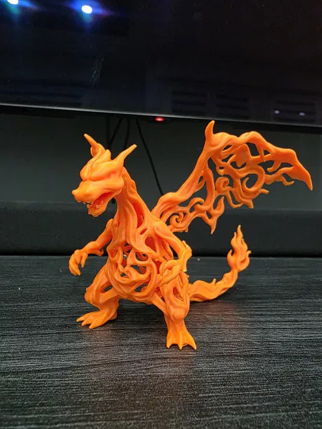 Charizard Elementale: Edizione Arte Voronoi - Image 6