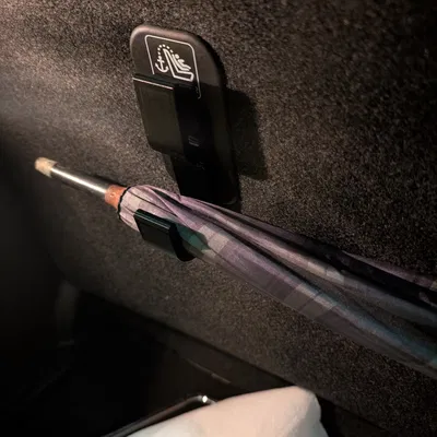 Móc Isofix Suzuki Swift treo túi đi chợ kèm giá đỡ ô