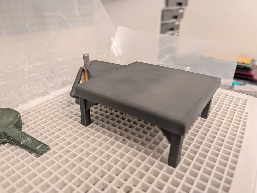 Đế nâng bàn với đầu module (Table riser with modular ends) - Image 2