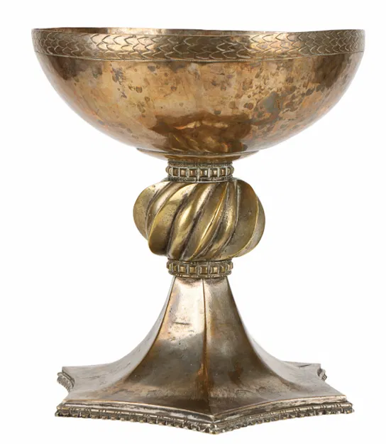 Chén Thánh (Holy Grail) từ phim Excalibur (1981) – The Holy Grail from the 1981 Movie Excalibur - Image 1