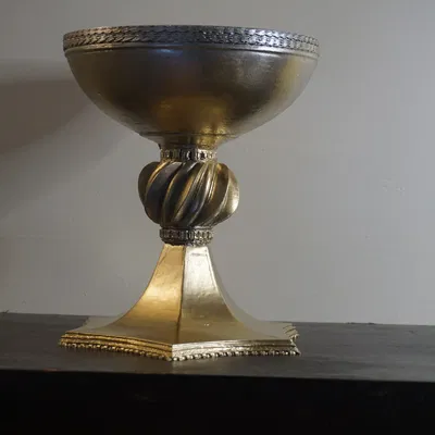 Chén Thánh (Holy Grail) từ phim Excalibur (1981) – The Holy Grail from the 1981 Movie Excalibur