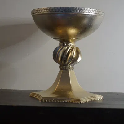 Chén Thánh (Holy Grail) từ phim Excalibur (1981) – The Holy Grail from the 1981 Movie Excalibur