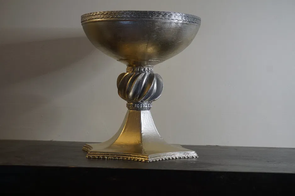 Chén Thánh (Holy Grail) từ phim Excalibur (1981) – The Holy Grail from the 1981 Movie Excalibur - Image 5