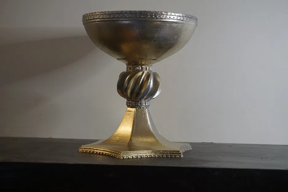 Chén Thánh (Holy Grail) từ phim Excalibur (1981) – The Holy Grail from the 1981 Movie Excalibur - Image 7