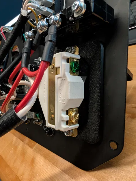 Predator 5000 L5-30 – Miếng chèn lấp khe TT-30 cho ổ cắm khóa L5-30 - Image 3