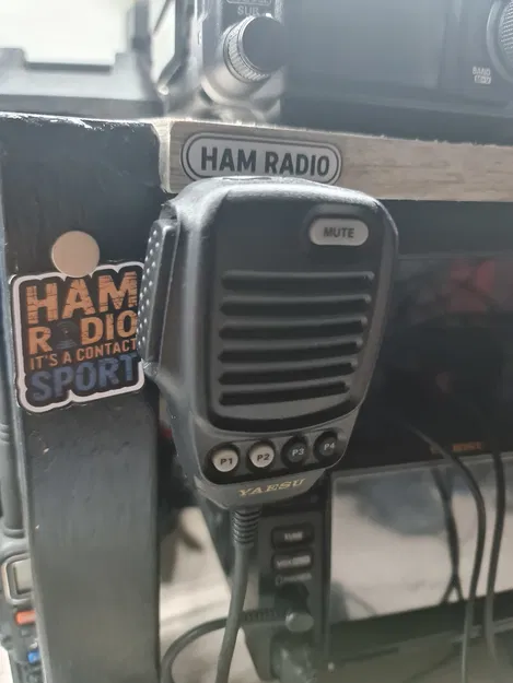 Giá treo mic Yaesu gắn dưới kệ - Image 1